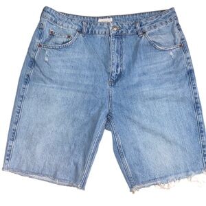 Topshop Light Wash Denim Shorts – Size 14 – Frayed Hem